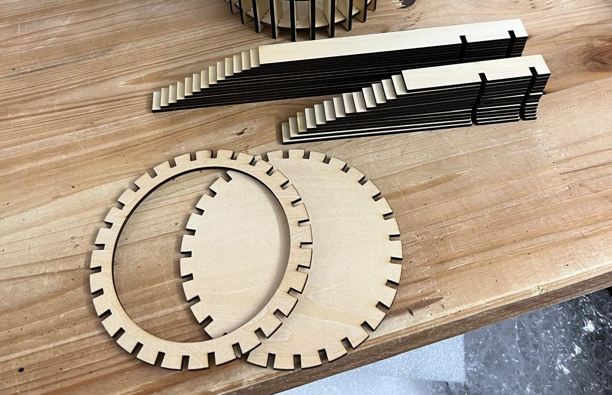 Gelasertes Windlicht in drei verschiedenen Größen, gerade Form