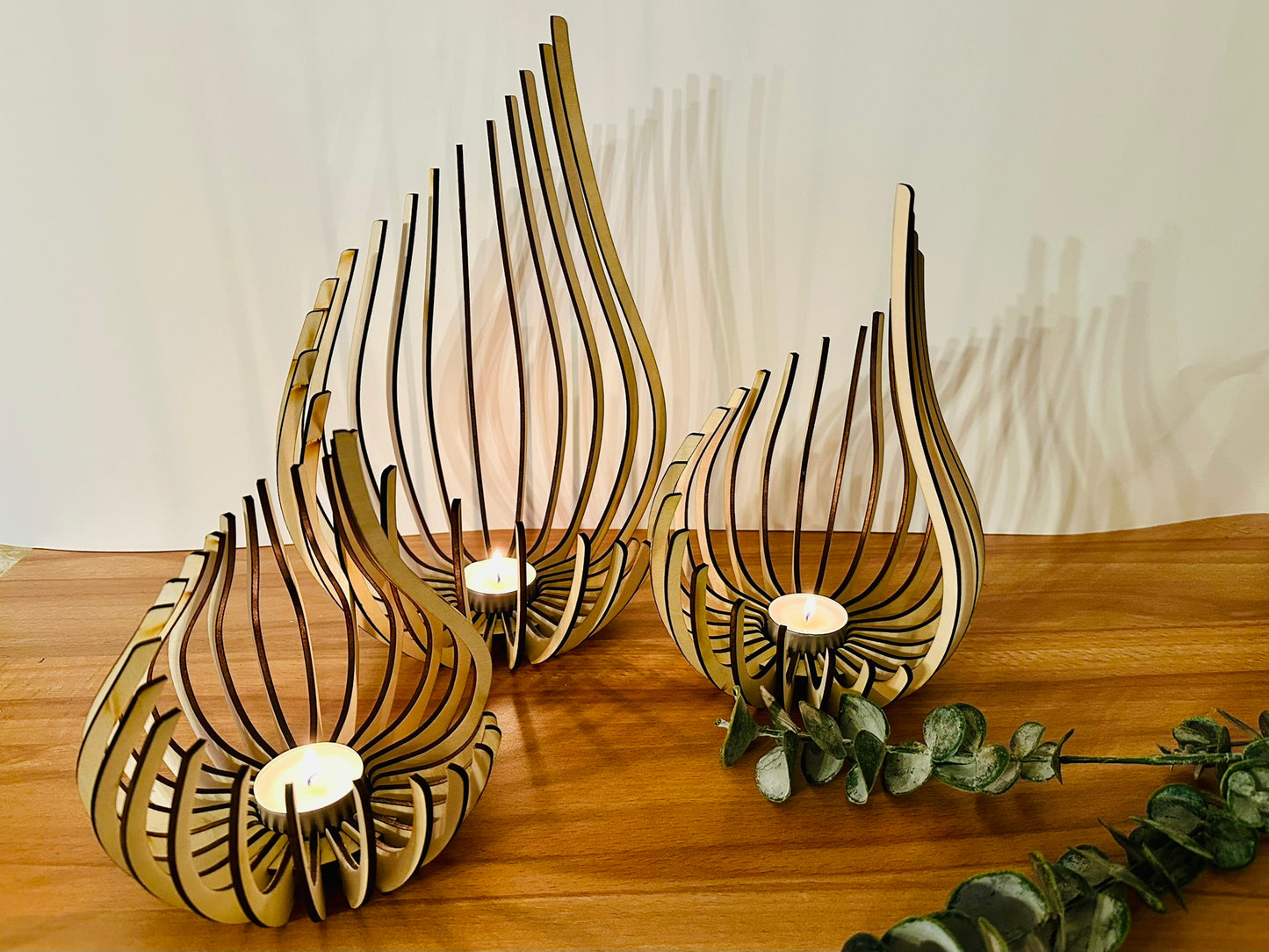 Gelasertes Windlicht in drei verschiedenen Größen, geschwungene Form